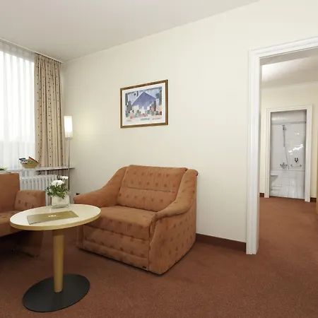 Koenigshof (adults Only) فندق جارمش بارتنكيرشن